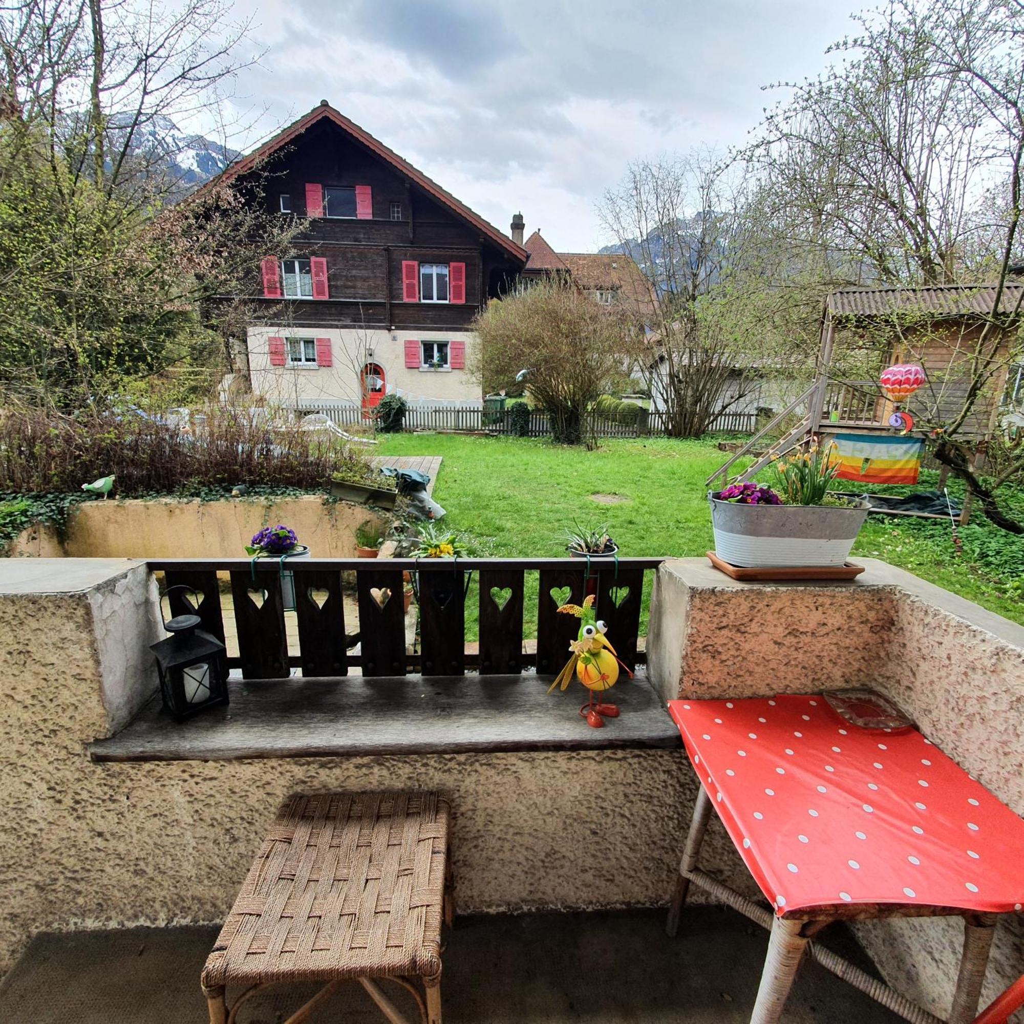 Zentral Gelegene Wohnung Mit Grossem Garten Interlaken Extérieur photo